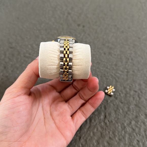 Rolex Ladies Datejust 26 with Diamond Dial Fluted Bezel Jubilee Steel & Gold - Picture 9 of 13